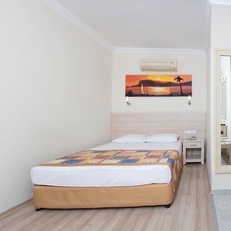 אוקורקאלאר Gardenia Beach Hotel מראה חיצוני תמונה