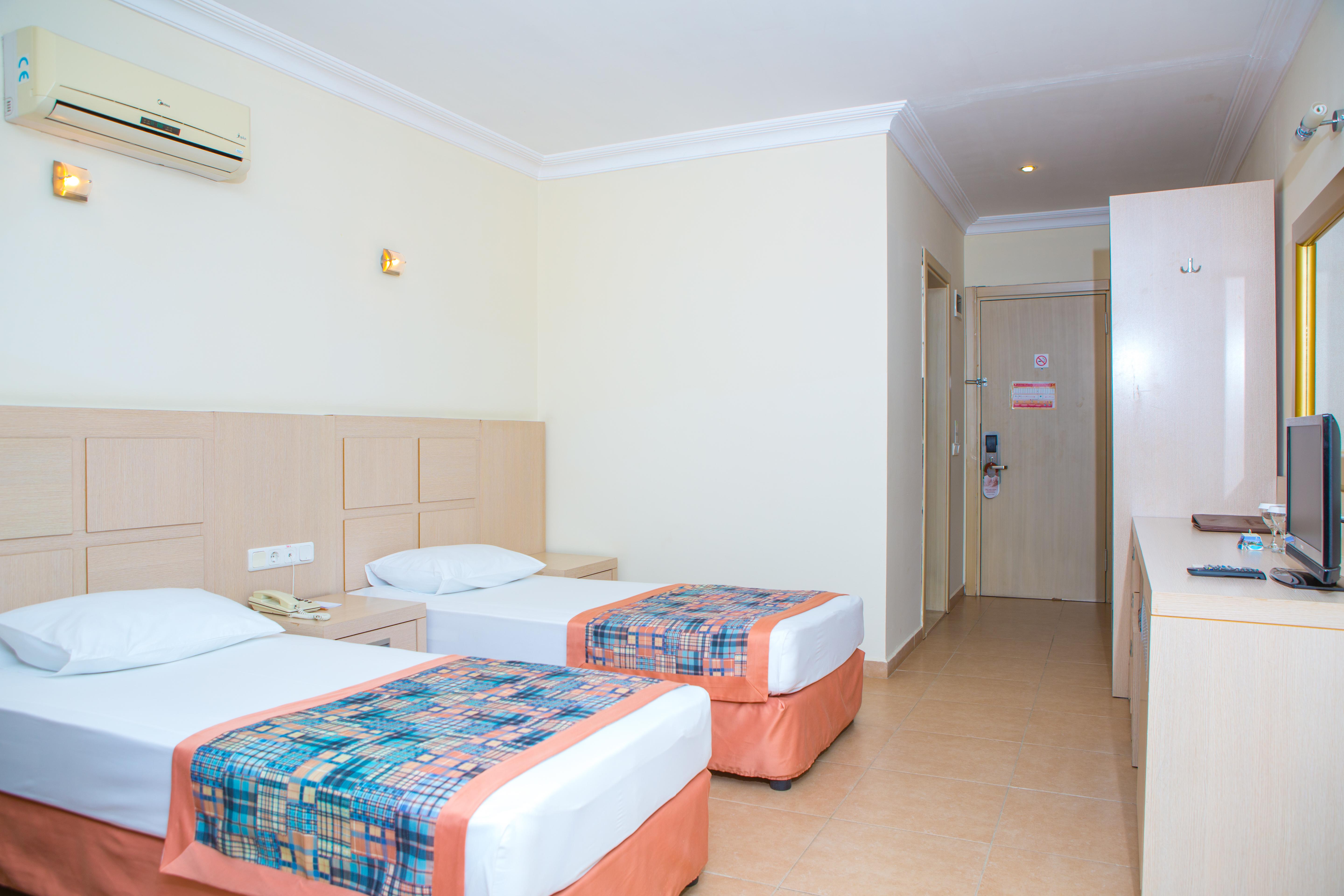 אוקורקאלאר Gardenia Beach Hotel מראה חיצוני תמונה